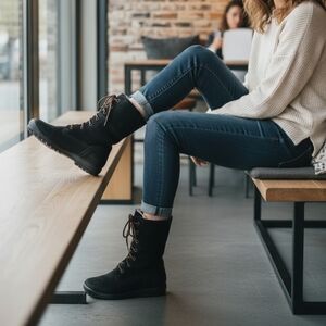 EUC Foldable Timberland 8.5" Shaft Waterproof Black Suede Snow Boots